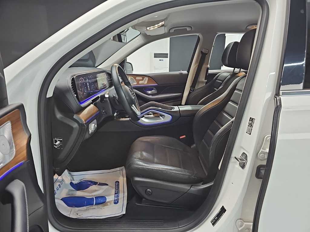 Mercedes-Benz GLE-Class — photo 11