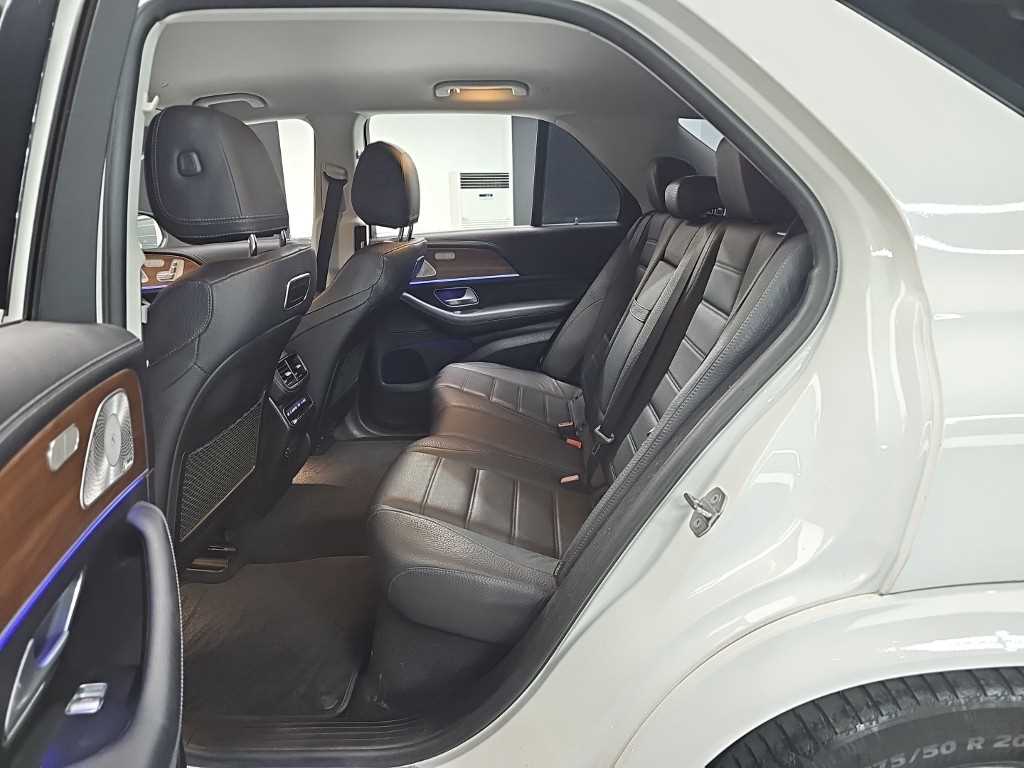Mercedes-Benz GLE-Class — photo 12