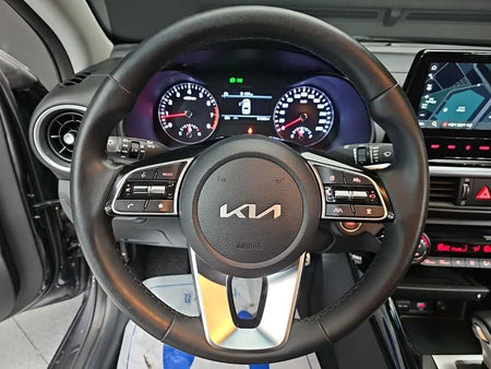 Kia K3 — photo 09