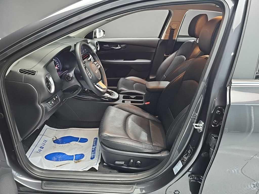 Kia K3 — photo 11