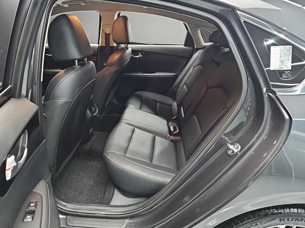 Kia K3 — photo 12