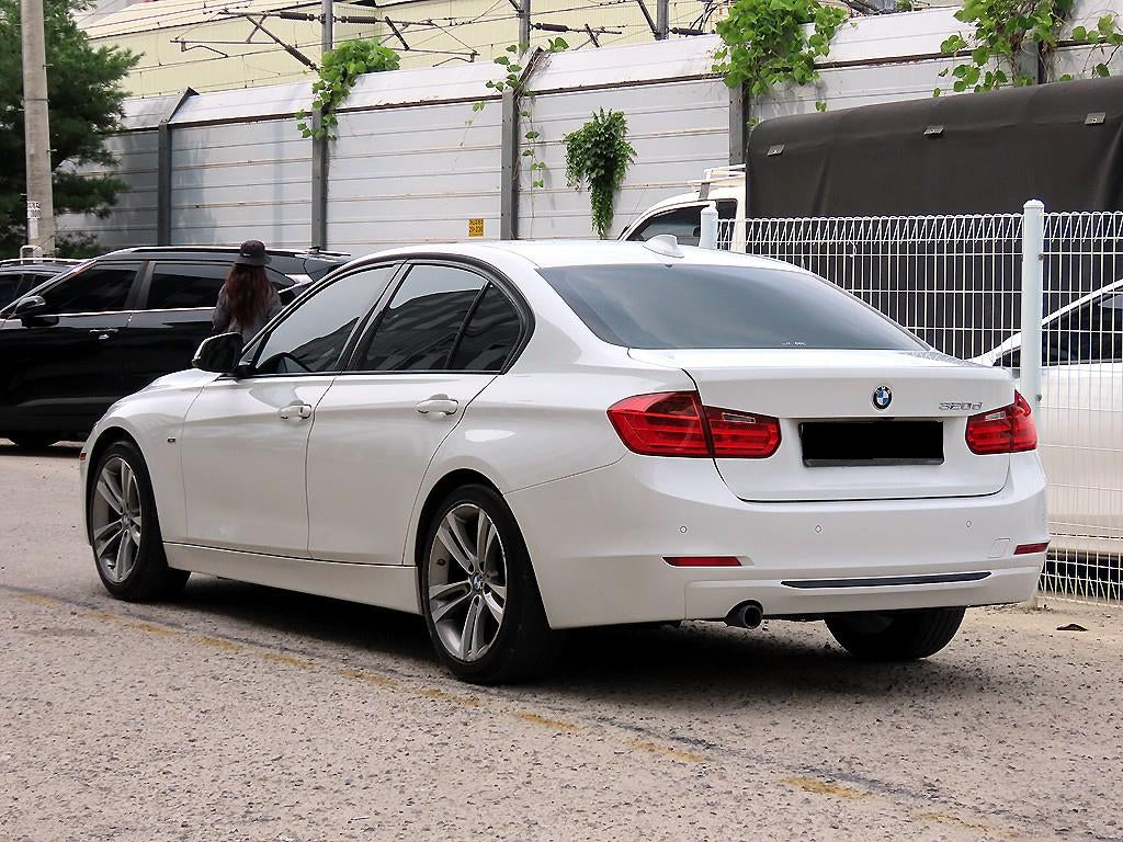 BMW 3-Series — photo 03