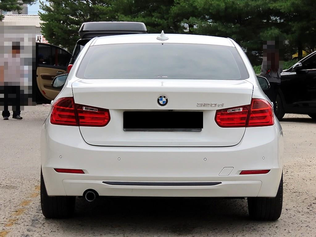 BMW 3-Series — photo 04