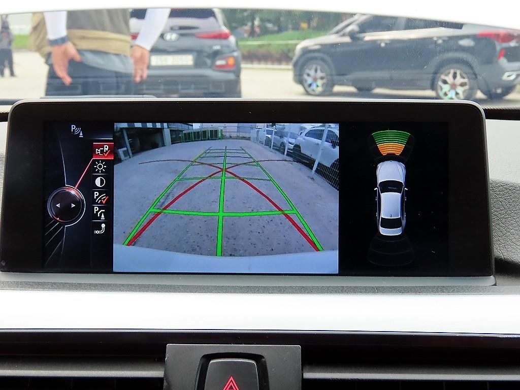BMW 3-Series — photo 15