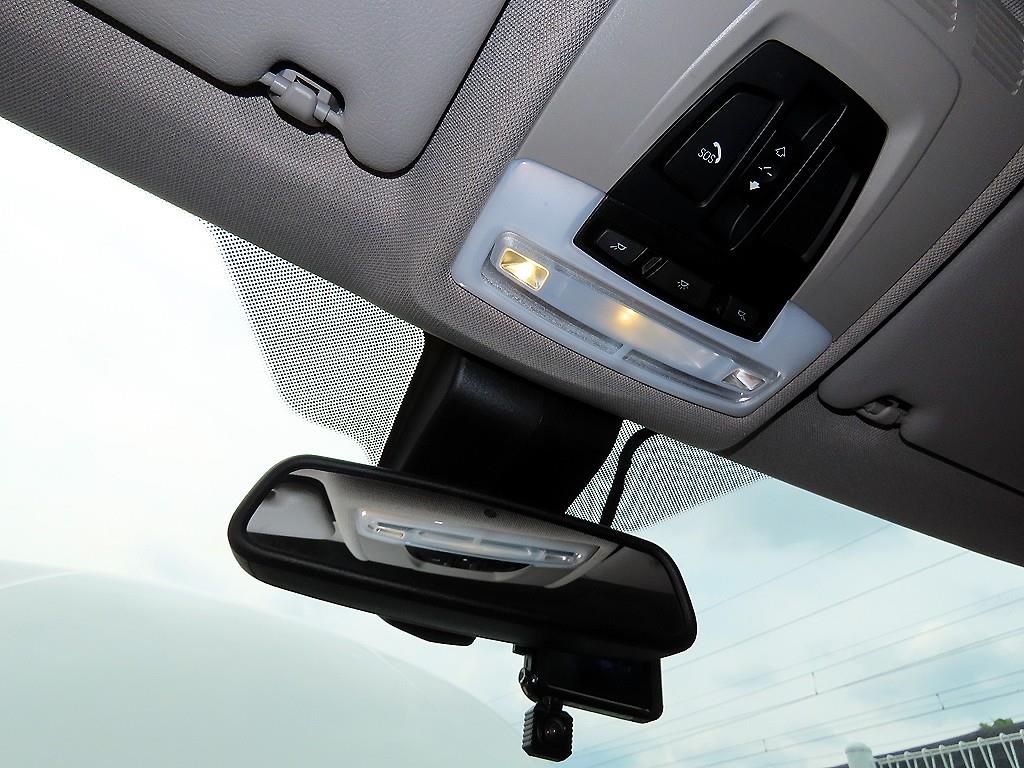 BMW 3-Series — photo 16