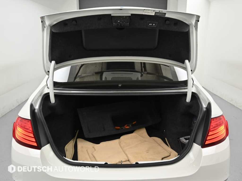 BMW 5-Series — photo 05