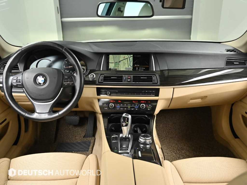 BMW 5-Series — photo 08