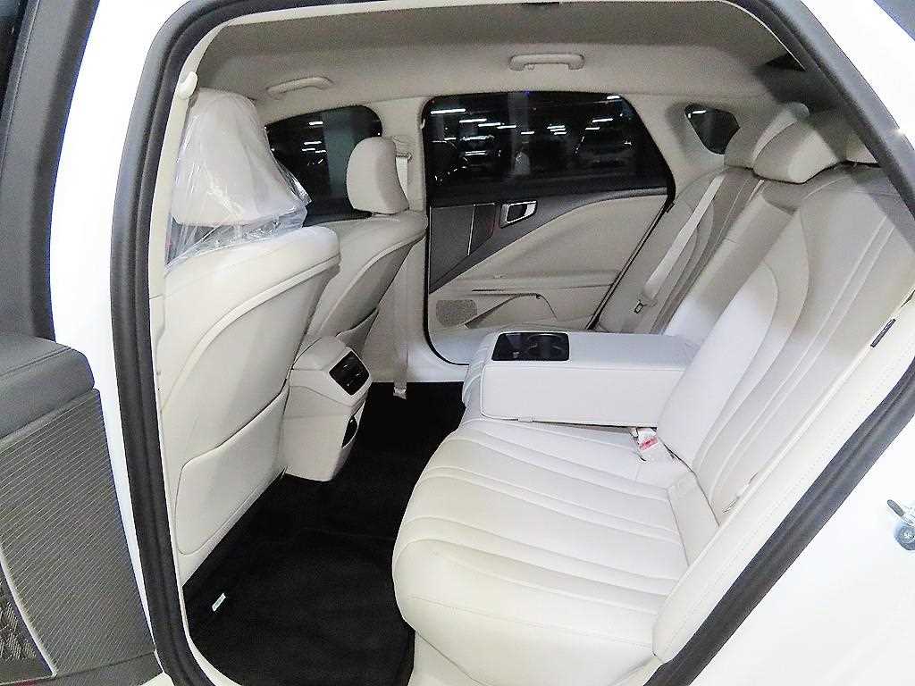 Kia K8 — photo 07