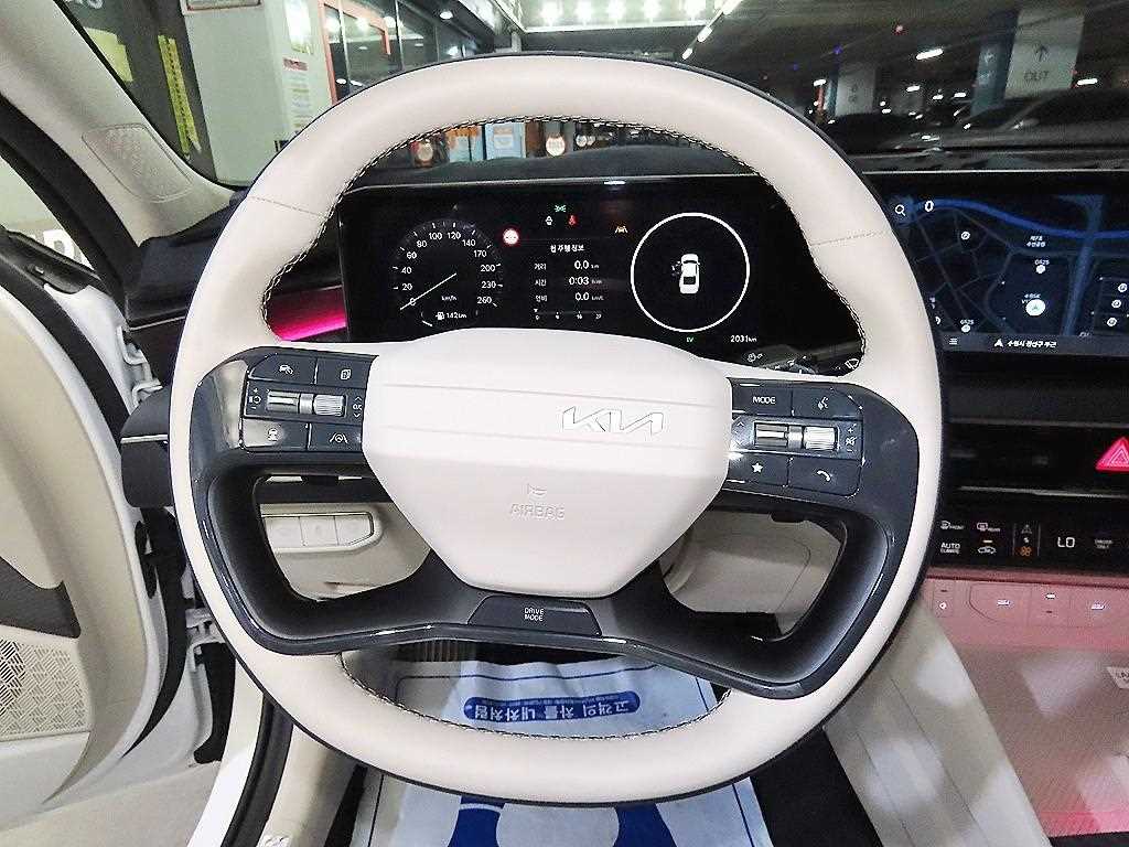 Kia K8 — photo 08