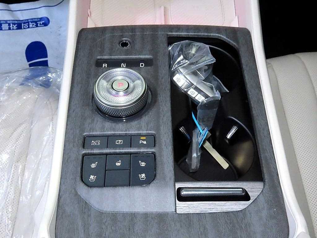 Kia K8 — photo 12