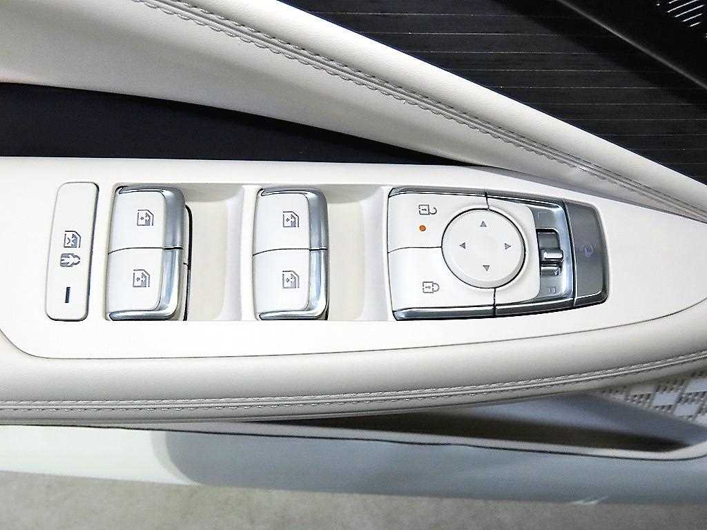 Kia K8 — photo 13