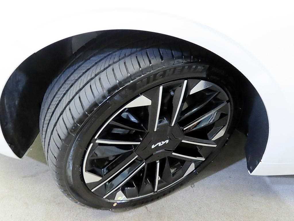 Kia K8 — photo 20