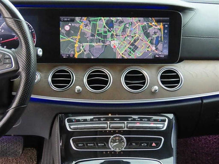 Mercedes-Benz E-Class — photo 10