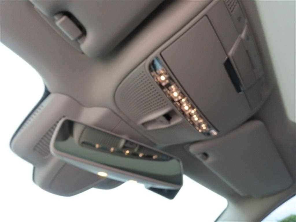 Mercedes-Benz E-Class — photo 16