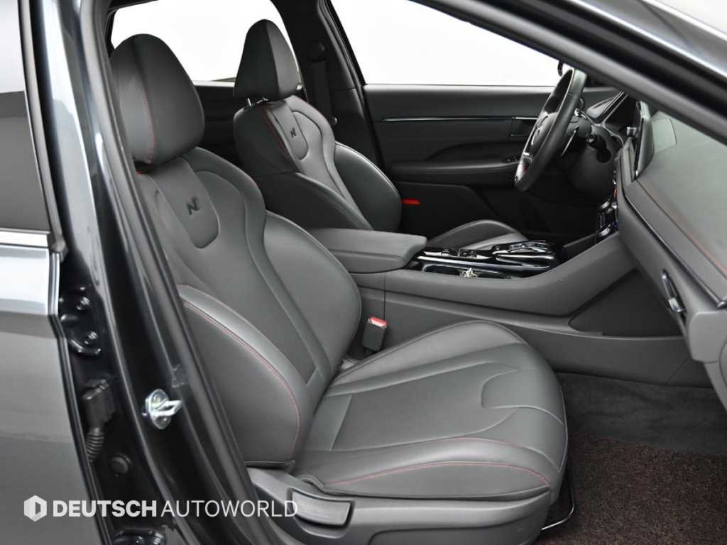 Hyundai Sonata — photo 12
