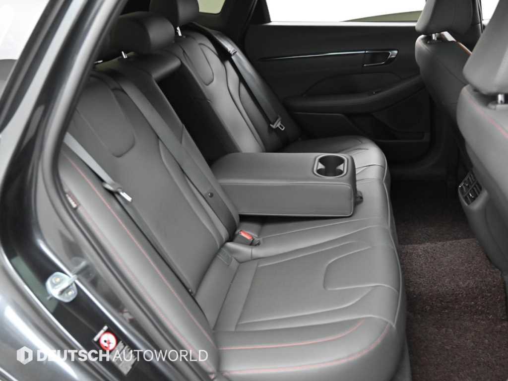 Hyundai Sonata — photo 13