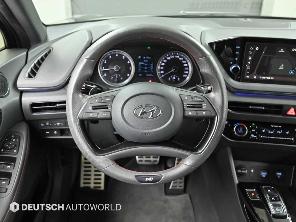Hyundai Sonata — photo 14