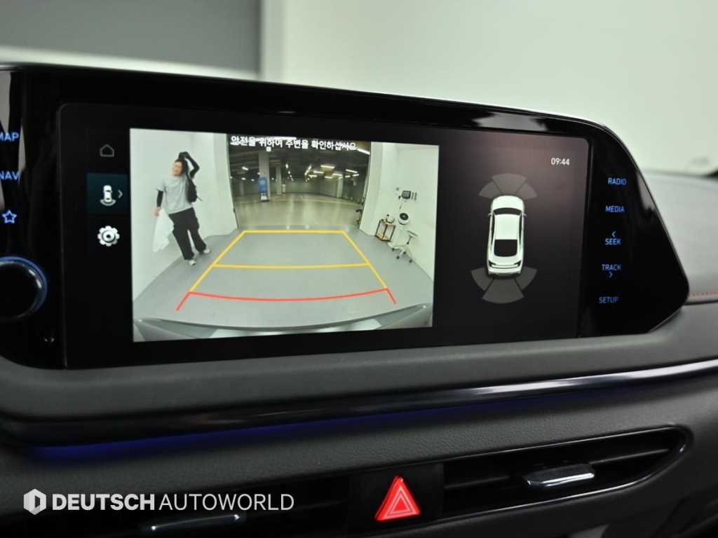 Hyundai Sonata — photo 17