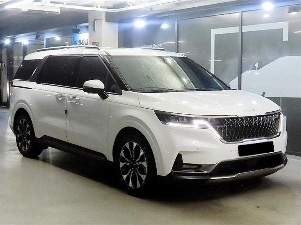 Kia Carnival — photo 01