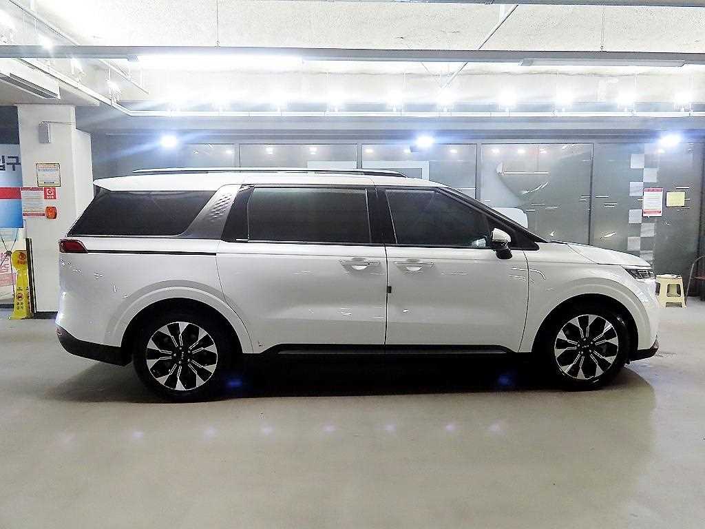 Kia Carnival — photo 03