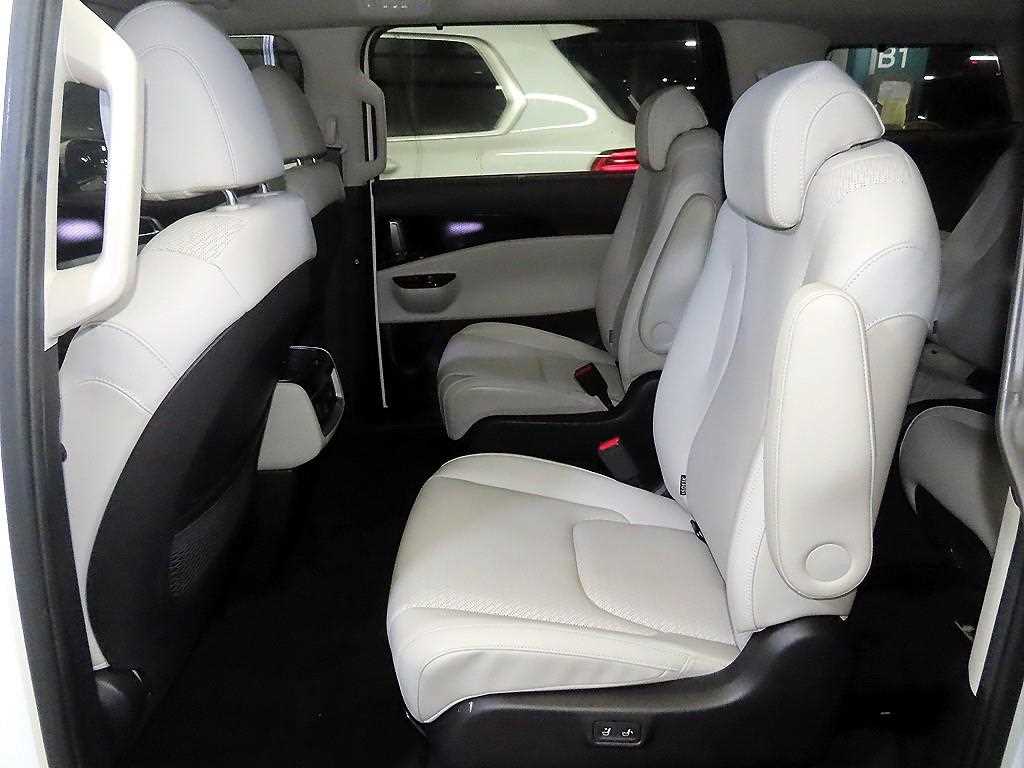 Kia Carnival — photo 07
