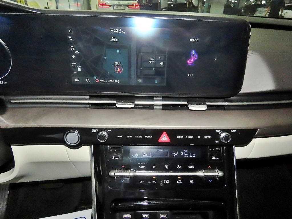 Kia Carnival — photo 11