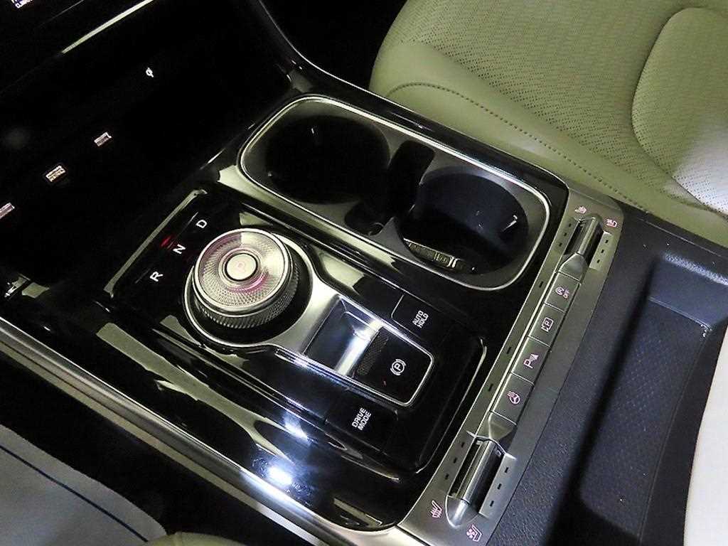 Kia Carnival — photo 12