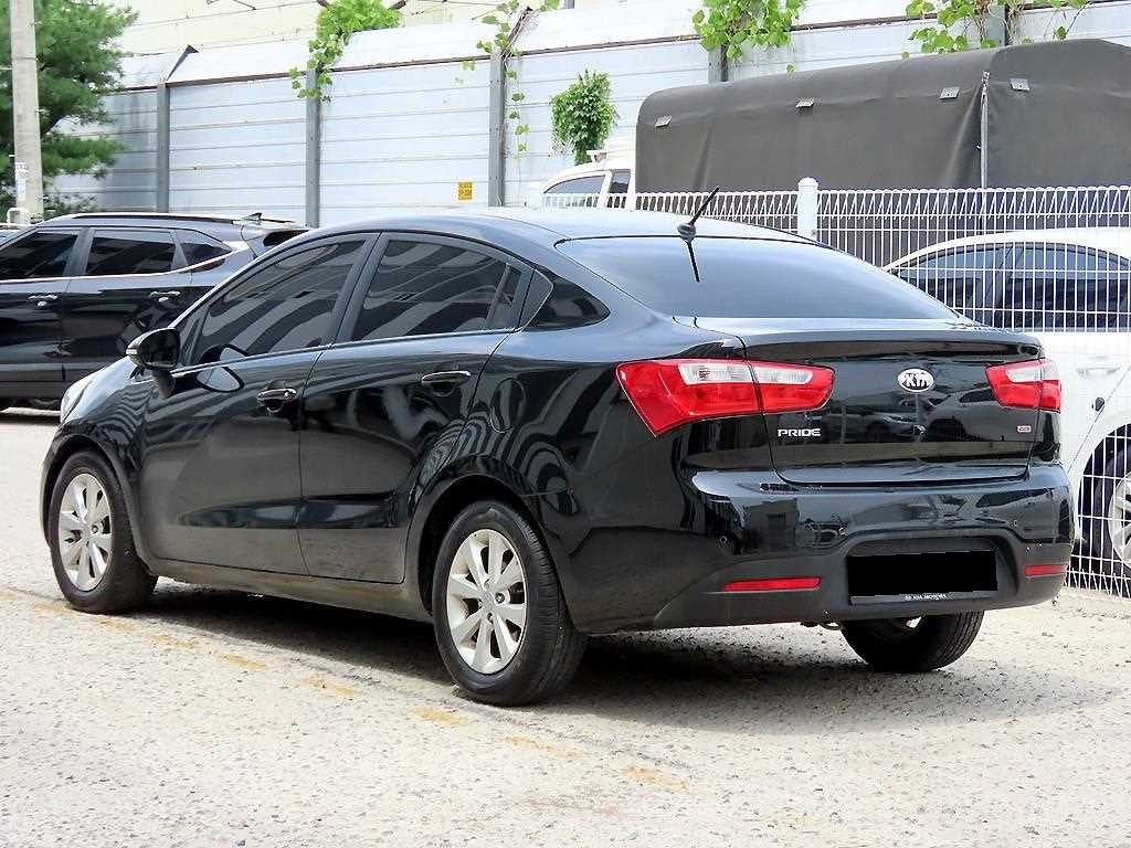Kia pride — photo 03