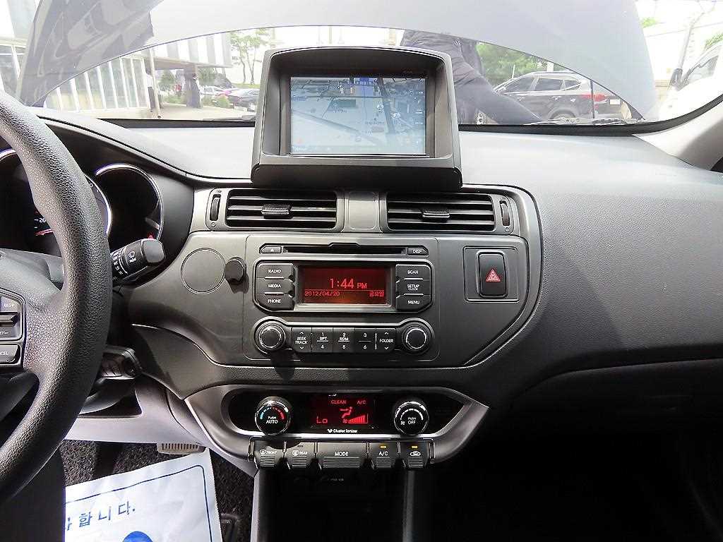 Kia pride — photo 13