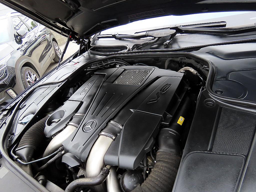 Mercedes-Benz S-Class — photo 19