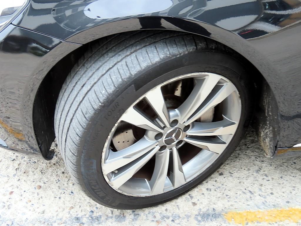 Mercedes-Benz S-Class — photo 20