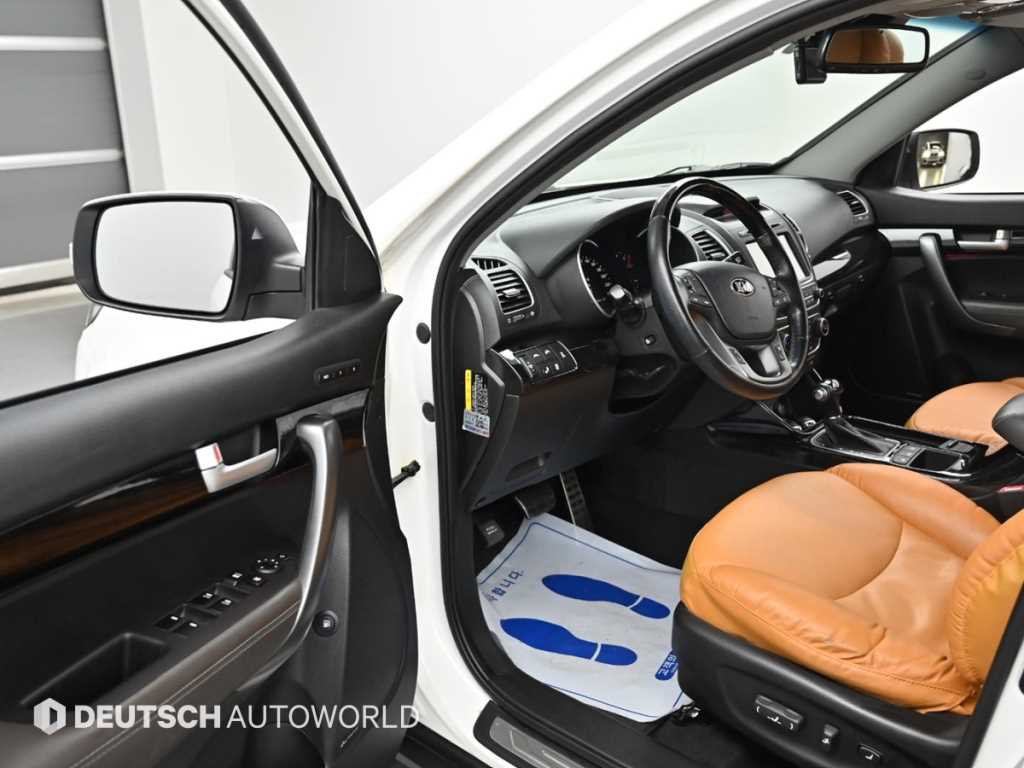 Kia Sorento — photo 11