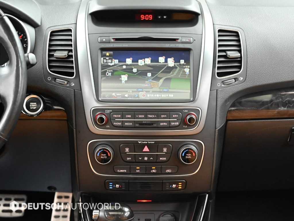 Kia Sorento — photo 14