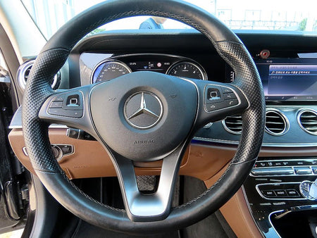 Mercedes-Benz E-Class — photo 08