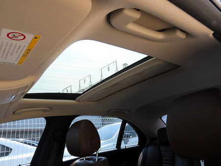 Mercedes-Benz E-Class — photo 16