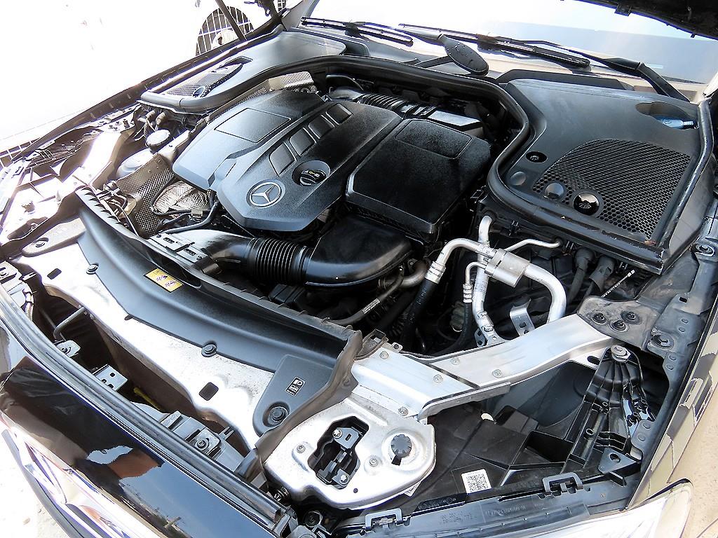 Mercedes-Benz E-Class — photo 19