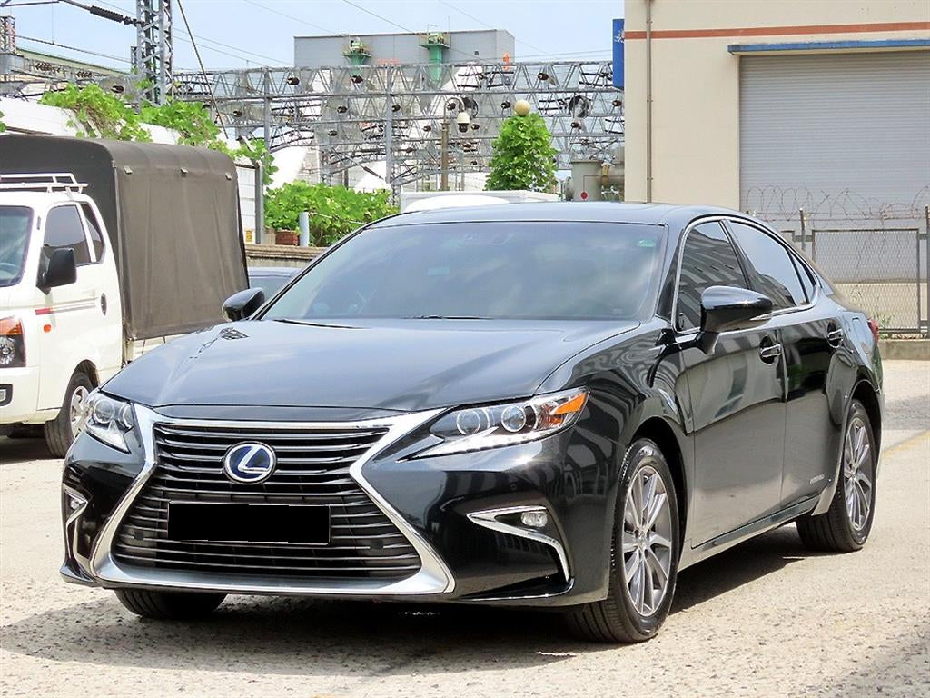 Lexus ES — photo 02