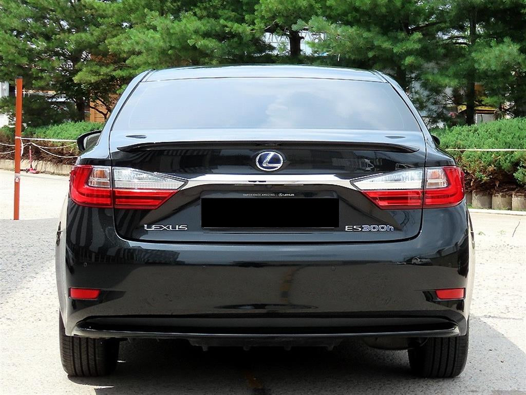 Lexus ES — photo 04