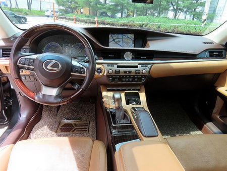 Lexus ES — photo 07