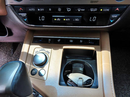 Lexus ES — photo 13