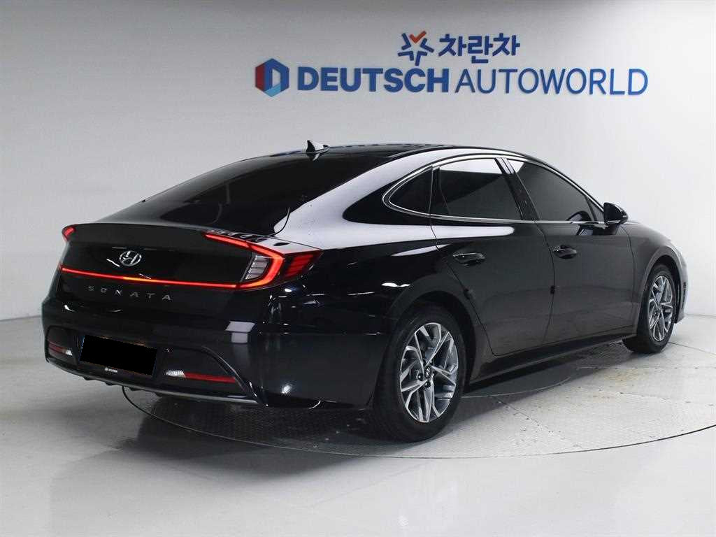Hyundai Sonata — photo 02