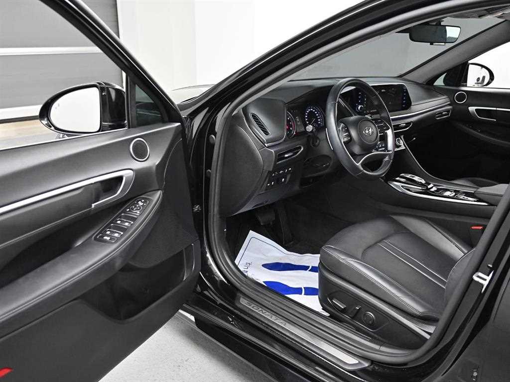 Hyundai Sonata — photo 11
