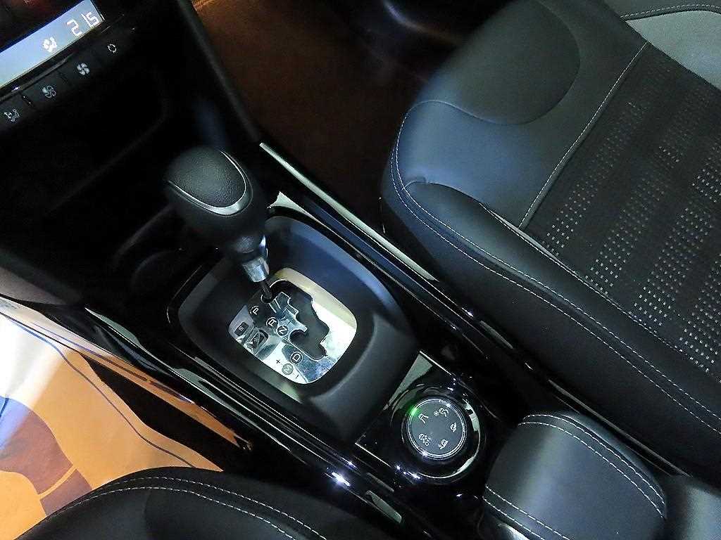 Peugeot 2008 — photo 12
