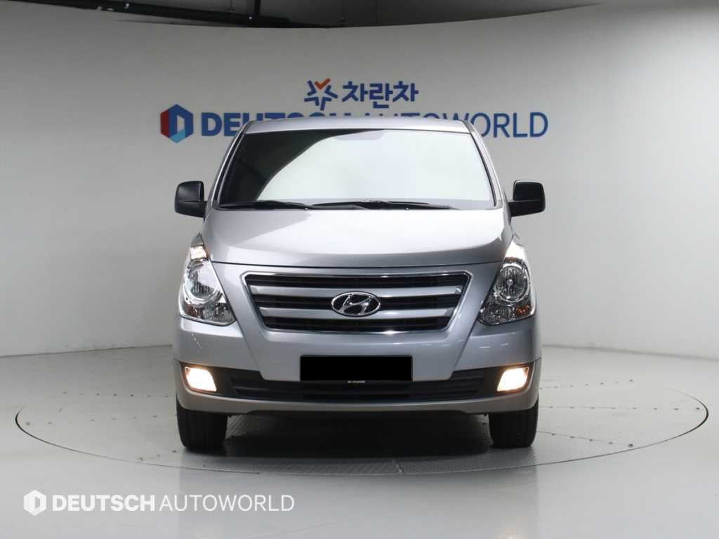 Hyundai Starex — photo 03
