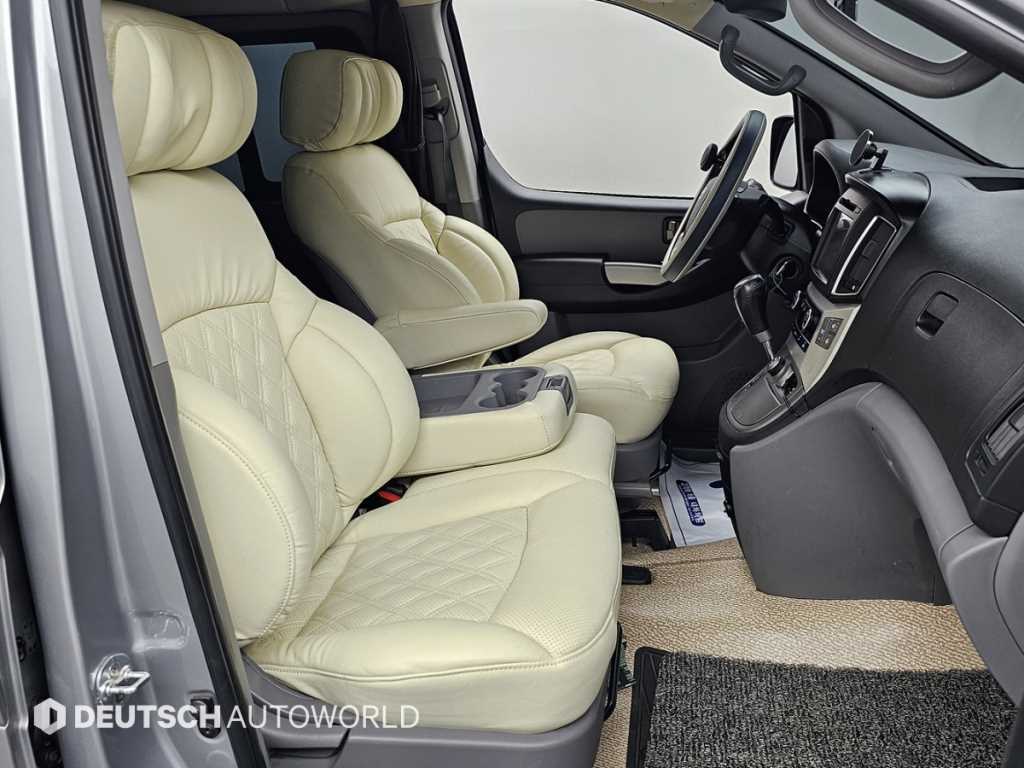 Hyundai Starex — photo 10