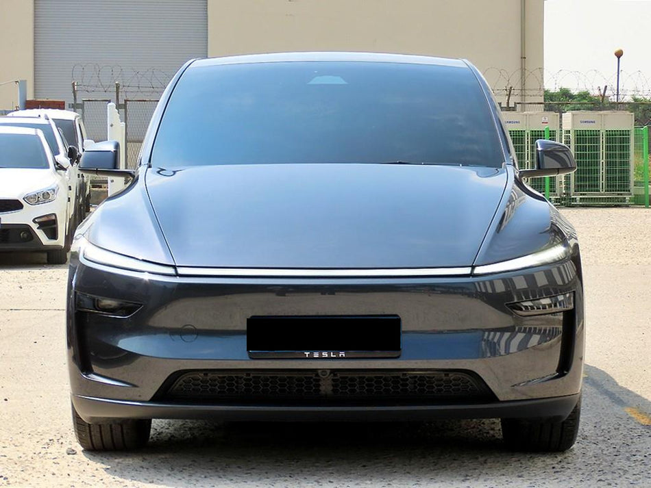 Tesla Model Y — photo 01