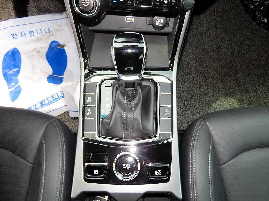 KGM KORANDO — photo 10