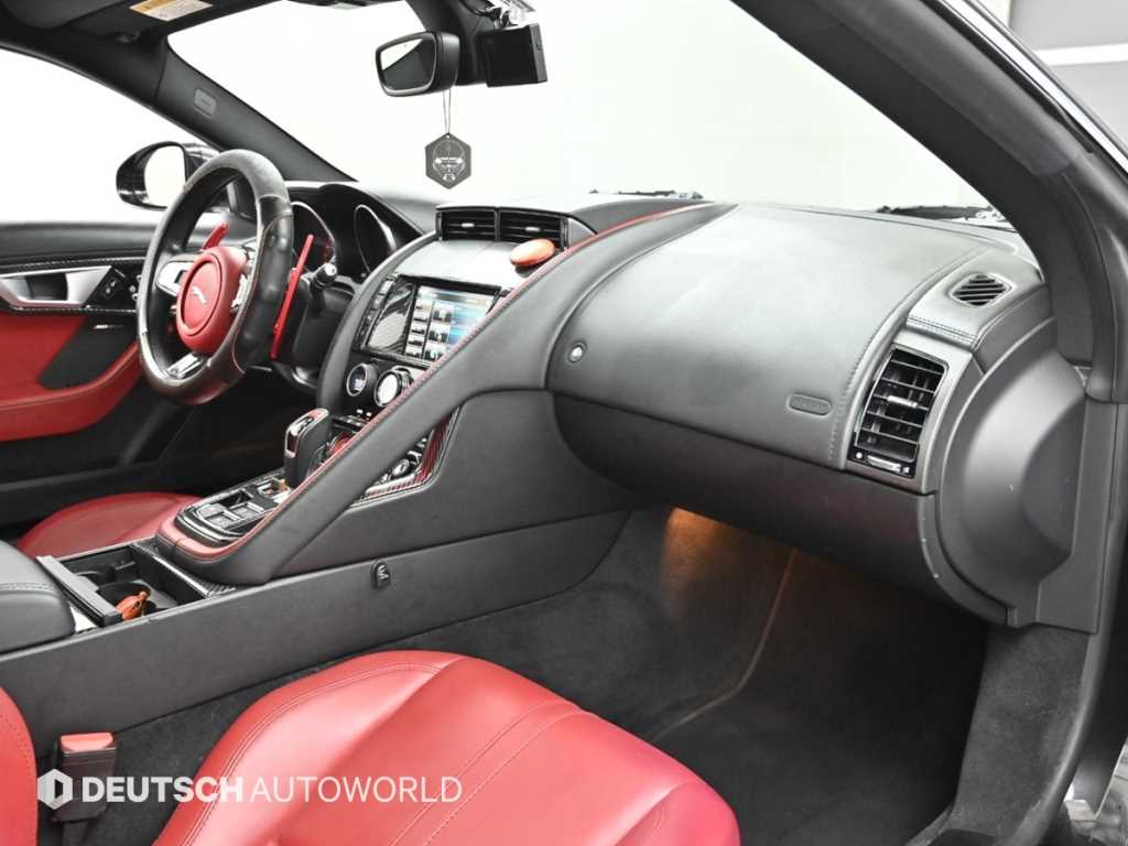 Jaguar F-TYPE — photo 07