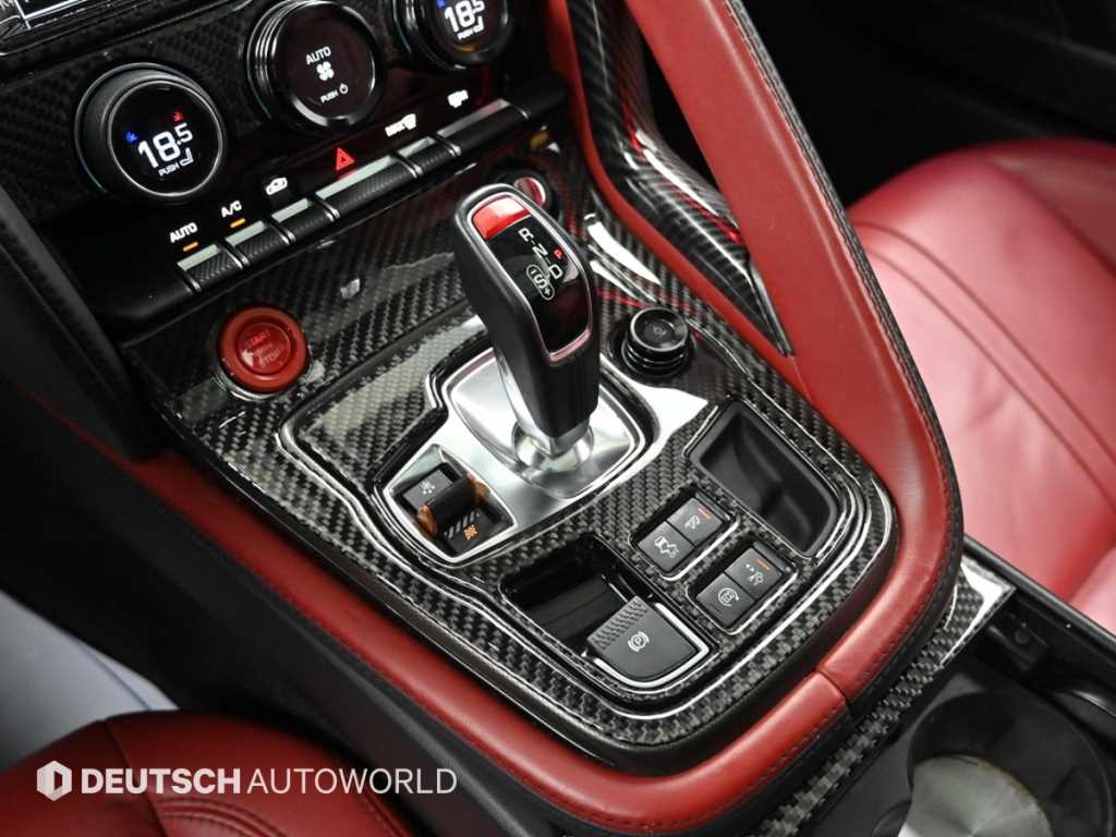 Jaguar F-TYPE — photo 09