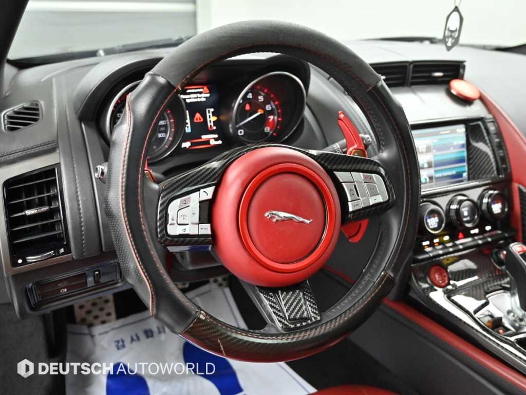 Jaguar F-TYPE — photo 13